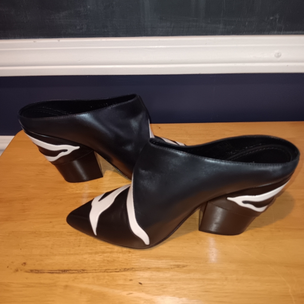 Louis Vuitton Leather Heeled Sandals Size 40 - Picture 3 of 6